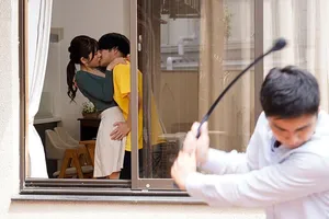 Ngọn đồi nhỏ ngoài trời, cuộc chiến dữ dội đầy đam mê: Người vợ nông dân quyến rũ và anh rể của cô ấy đang quan hệ tình dục trong phòng tân hôn, với sự cám dỗ của đôi tất đen, người phụ nữ ở trên thở hổn hển, những âm thanh quyến rũ không thể ngăn cản!